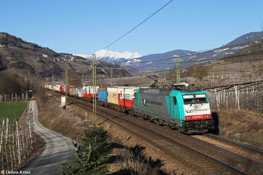 E483 005 mit KLV Zug am 07.02.2015 bei Albes.
