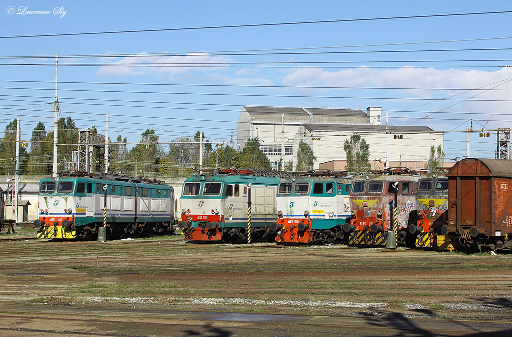 E.652 002, E.655 076, E.655 271 & E.655 233 stabled around the turntable at Milano Smistamento, 5 November 2012