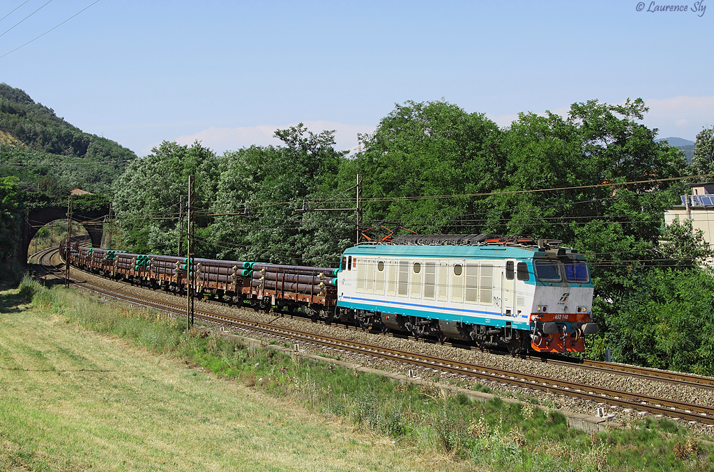 E.652 140 passes Rigoroso whilst working a southbound freight train, 10 July 2012