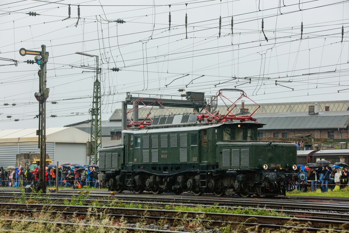 E94 279 bei der Lokparade im DB Museum Koblenz, am 01.06.2024.