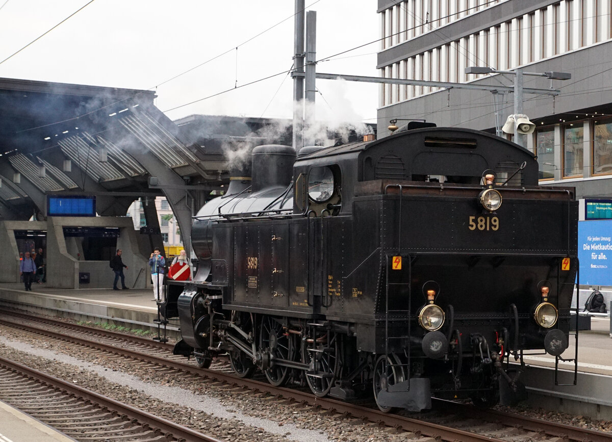 Eb 3/5 5819 auf Rangierfahrt in Zürich-HB am 12. September 2021.
Foto: Walter Ruetsch