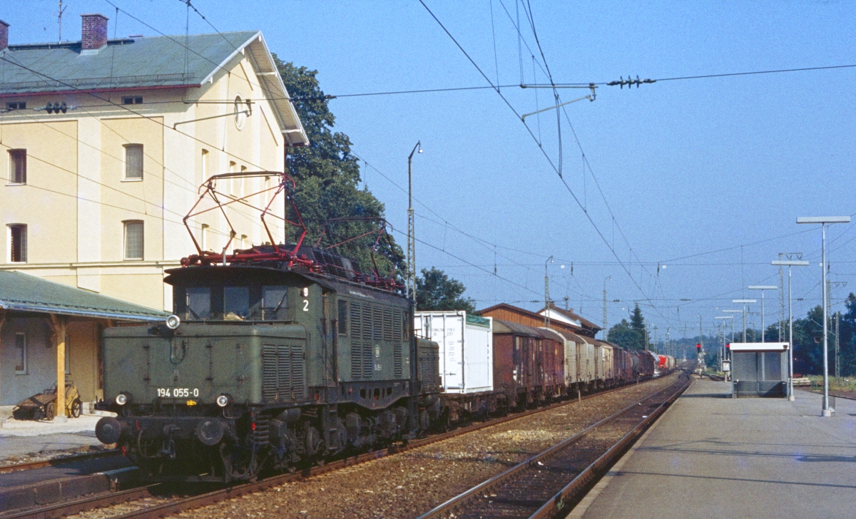 Ebenfalls am 10.8.1980 wurde 194 055 in Teisendorf aufgenommen.