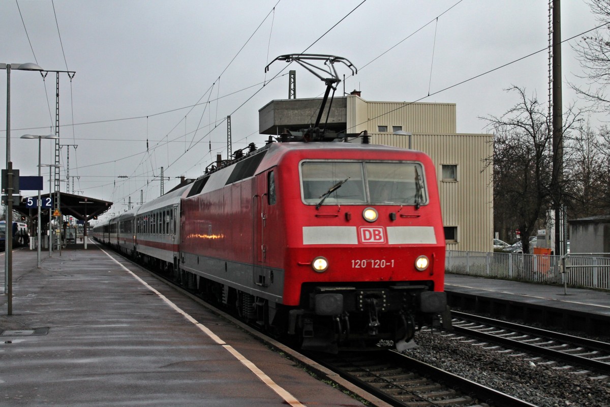 Ebenfalls am 28.02.2014, die 120 120-1 mit dem IC 2901 und der Schublok 120 112-8  Märklin My World  bei der Durchfahrt in Müllheim (Baden). Für wechlen entfallen ICE der Ersatzzug an diesem tag nach Basel fuhr, ist mir leider nicht gewiss.