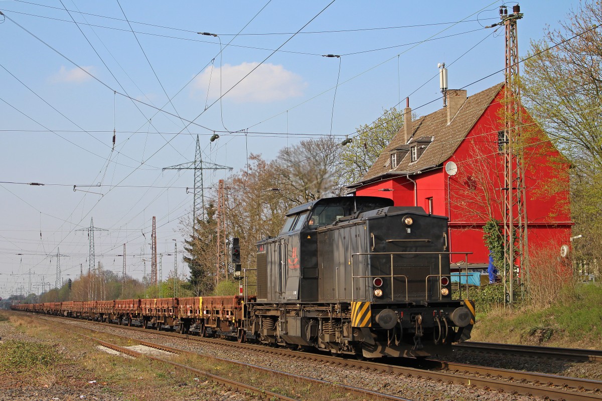 EBM Cargo 203 152 am 27.3.14 mit einem Flachwagenzug in Ratingen-Lintorf.