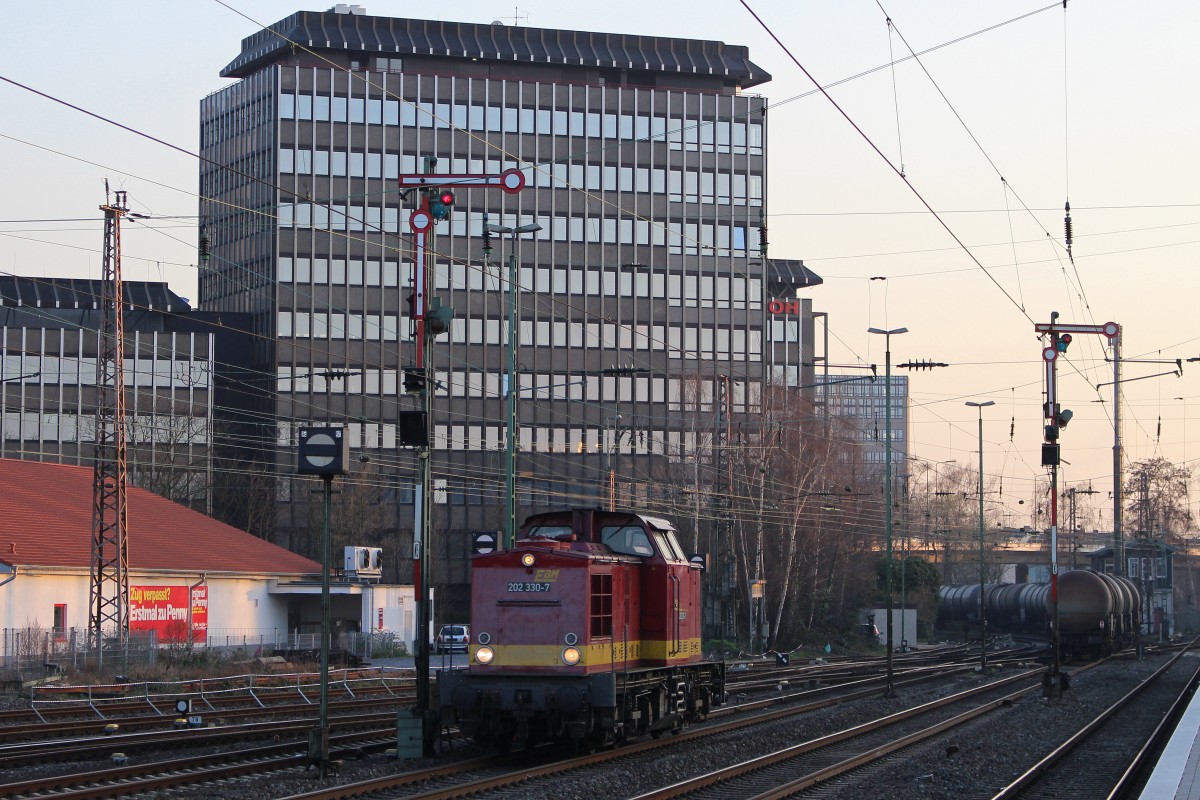 EBM Cargo 203 330 am 5.3.14 als Lz in Düsseldorf-Rath.