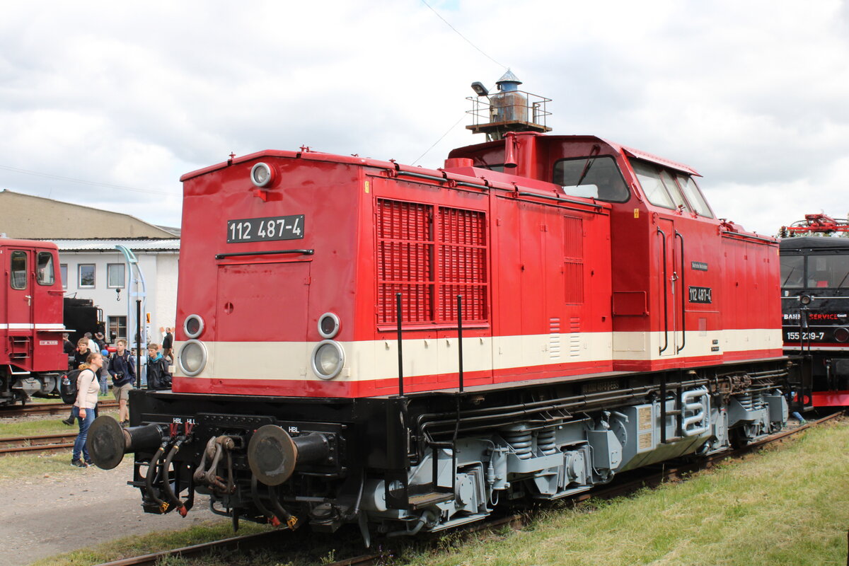 EBS 112 487-4 (98 80 3202 487-5 D-EBS) am 28.05.2022 beim Eisenbahnfest des Thüringer Eisenbahnvereins im ehem. Bw Weimar.