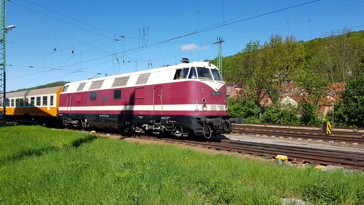EBS 118 719 mit einem Sonderzug zum 01. Mai 2018 in Großheringen. 