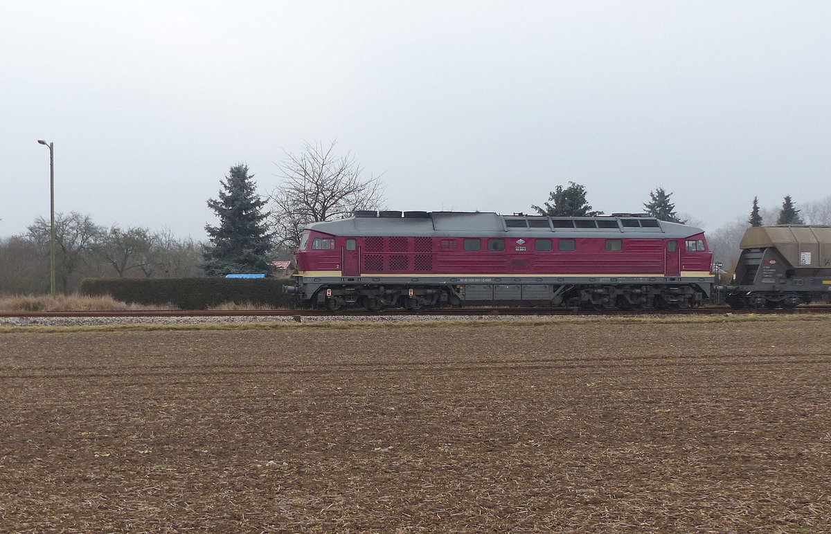 EBS 132 293-2 mit einem Getreidezug von Ebeleben nach Zürich-Herdern, am 11.02.2017 in Kühnhausen.