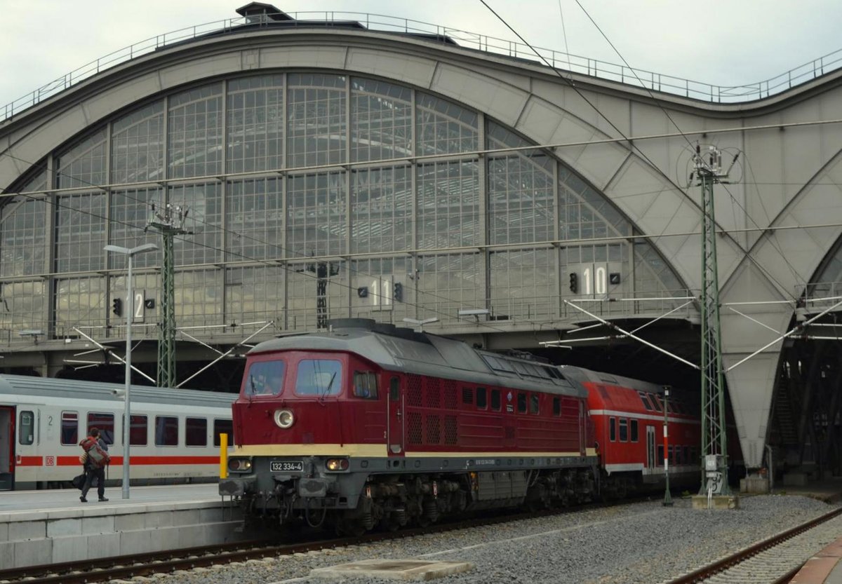 EBS 132 334-4 (232 334-3) mit Sonderzug zum 7. Unstrutradwandertag nach Numburg am 20.08.2016 im Leipzig Hbf 