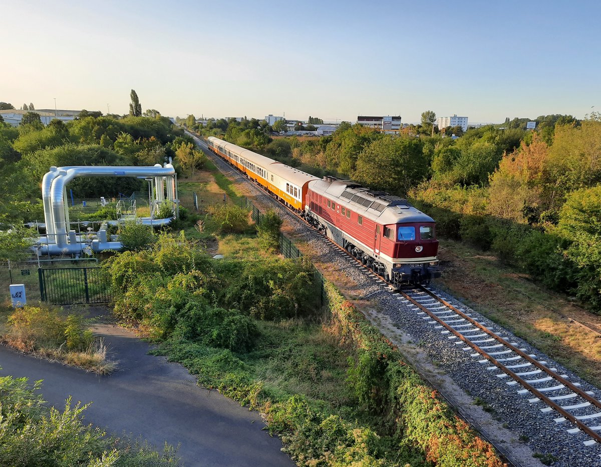 EBS 132 334-4 mit dem DPE 31354 von Naumburg (S) Hbf nach Erfurt Hbf, am 19.09.2020 in Erfurt Nord. Der Sonderzug verkehrte zum Nahverkehrstag der Naumburger Straßenbahn.
