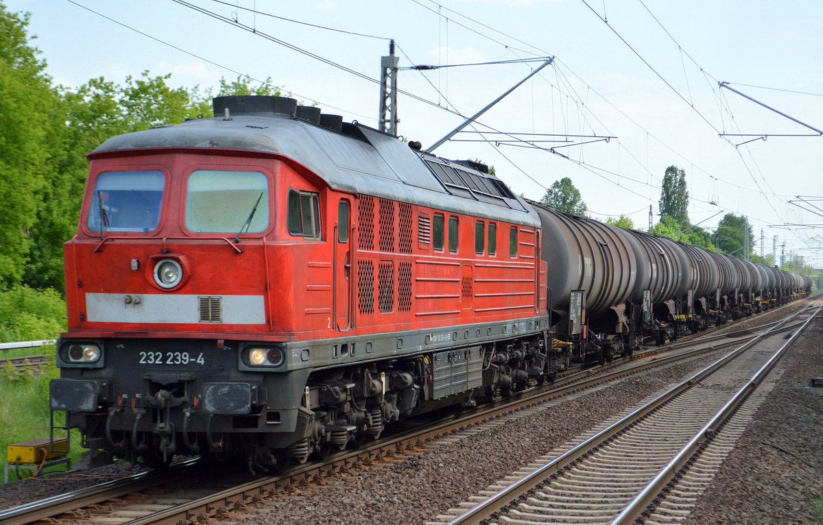 EBS 232 239-4 mit Kesselwagenzug (leer) Richtung Stendell am 09.05.18 Bf. Berlin-Hohenschönhausen.