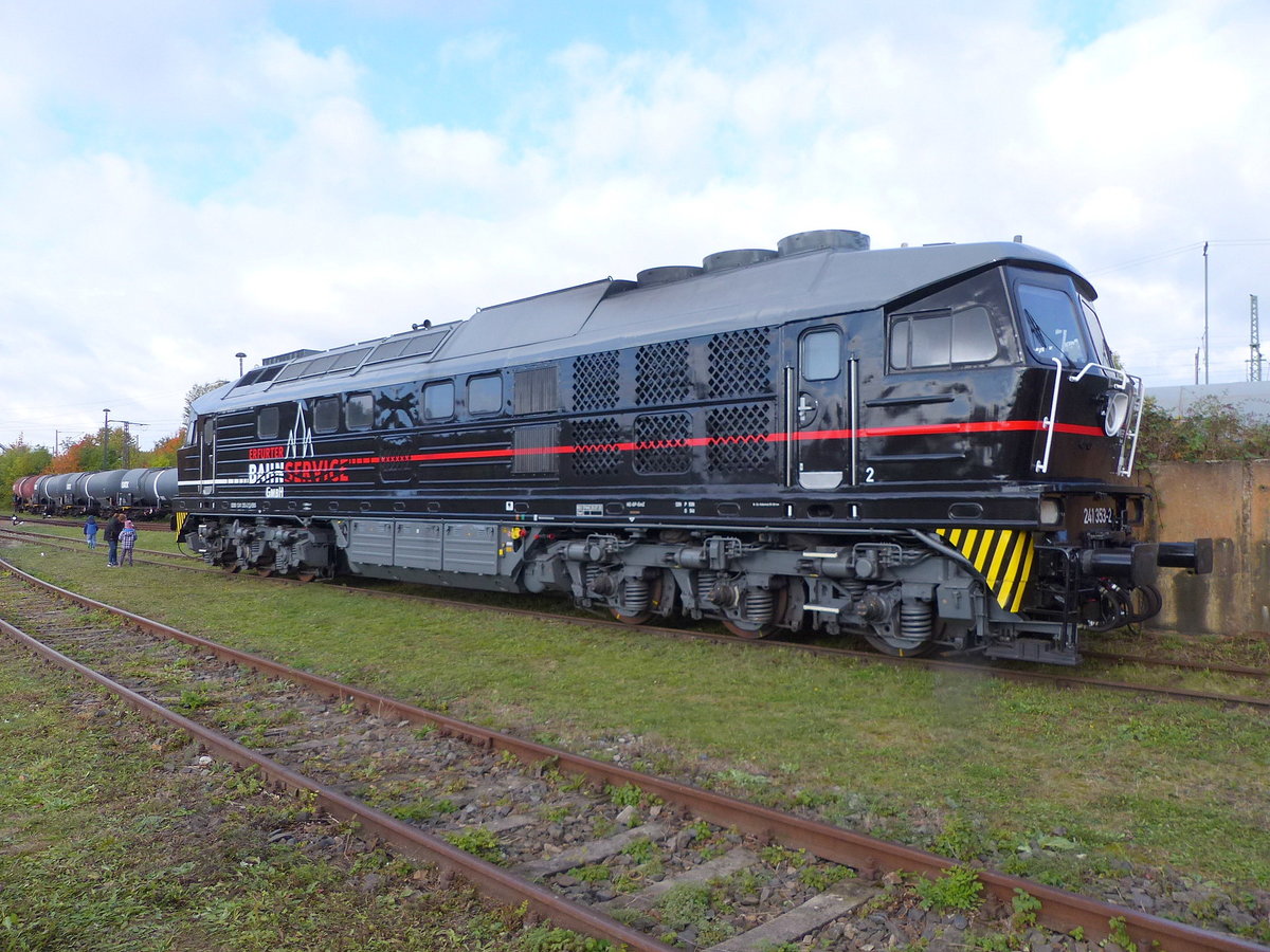 EBS 241 353-2 am 11.10.2020 beim Eisenbahnfest zum Zwiebelmarkt beim TEV Weimar.