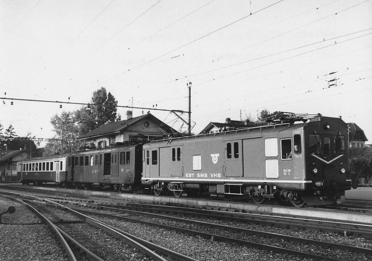EBT: Zug 4362 mit De 4/4 235 und BDe 2/4 221 in Gerlafingen im Juni 1979.
Foto: Walter Ruetsch