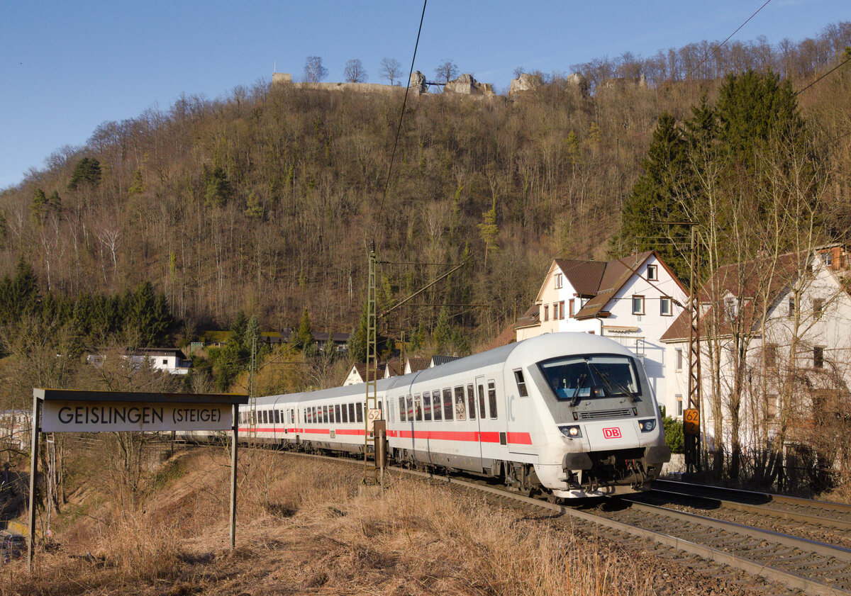 EC 117 Frankfurt-Klagenfurt am 11.03.2022 in Geislingen/Steige. 