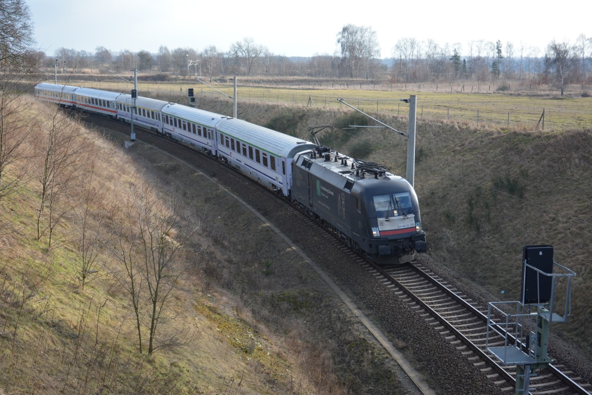 EC 249  Wawel  gezogen von ES 64U2-073. Aufgenommen am 14.02.2014 Neubeeren.