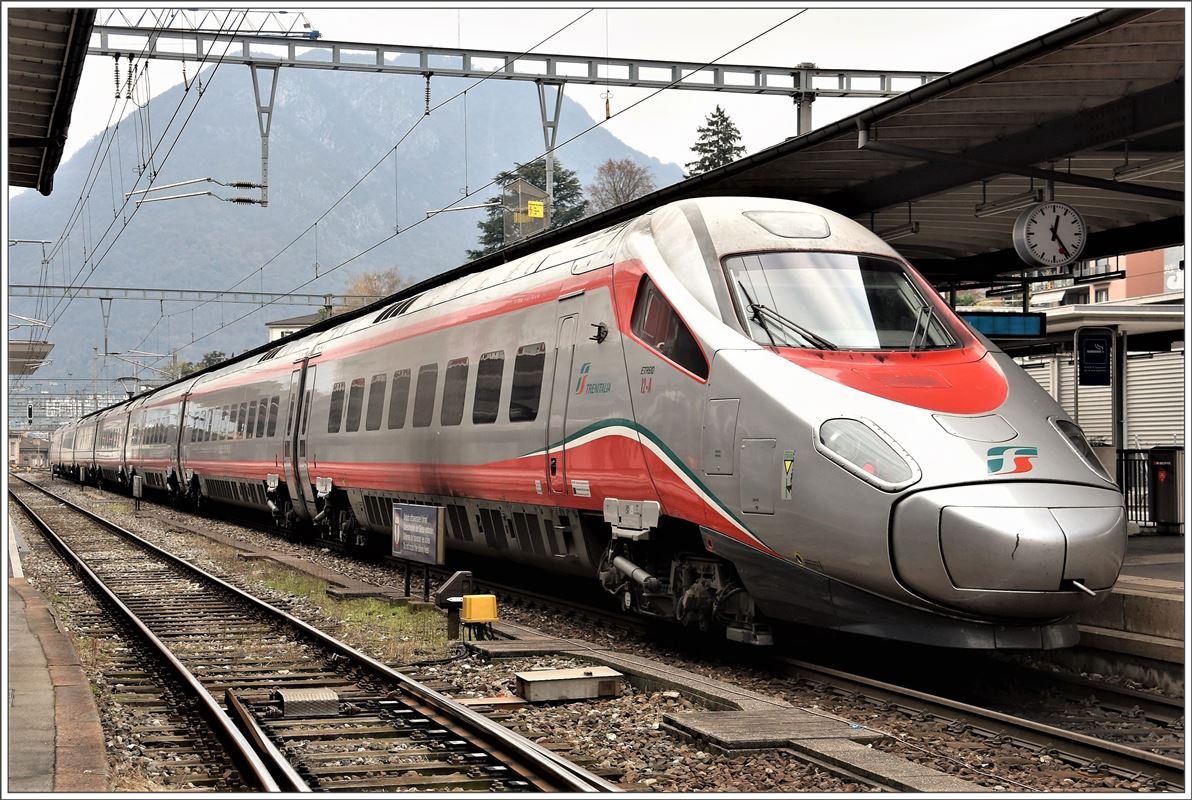 EC30014 nach Milano mit ETR610 in Lugano. (14.11.2016)