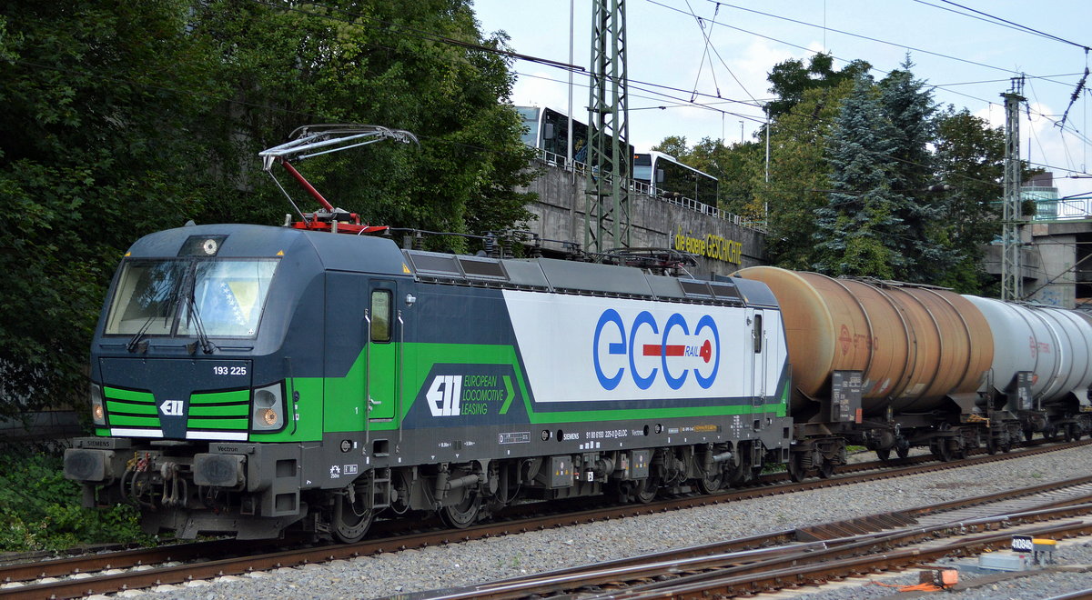 ecco-rail GmbH mit der ELL Vectron  193 225  [NVR-Nummer: 91 80 6193 225-0 D-ELOC] und Kesselwagenzug am 06.08.19 Bahnhof Hamburg-Harburg.