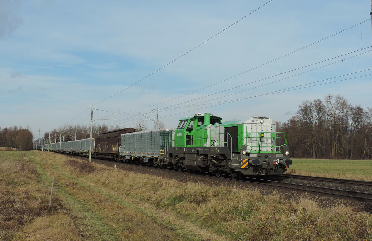 Eckwersheim - 2. Februar 2024 : Die an Europorte gemietete Vossloh Lok 4185 023 mit dem Leerfalschenzug Gironcourt - Obernai für die Brauerei Kronenbourg.