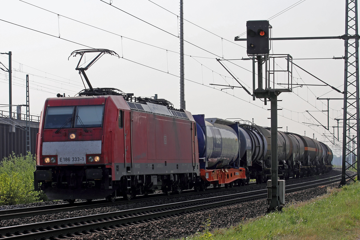 ECR/DBC 186 333-1 in Porz-Wahn 24.4.2020