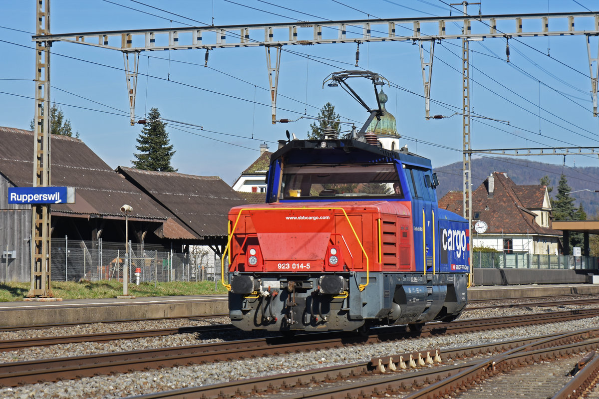 Eem 923 014-5 durchfährt den Bahnhof Rupperswil. Die Aufnahme stammt vom 24.02.2020.