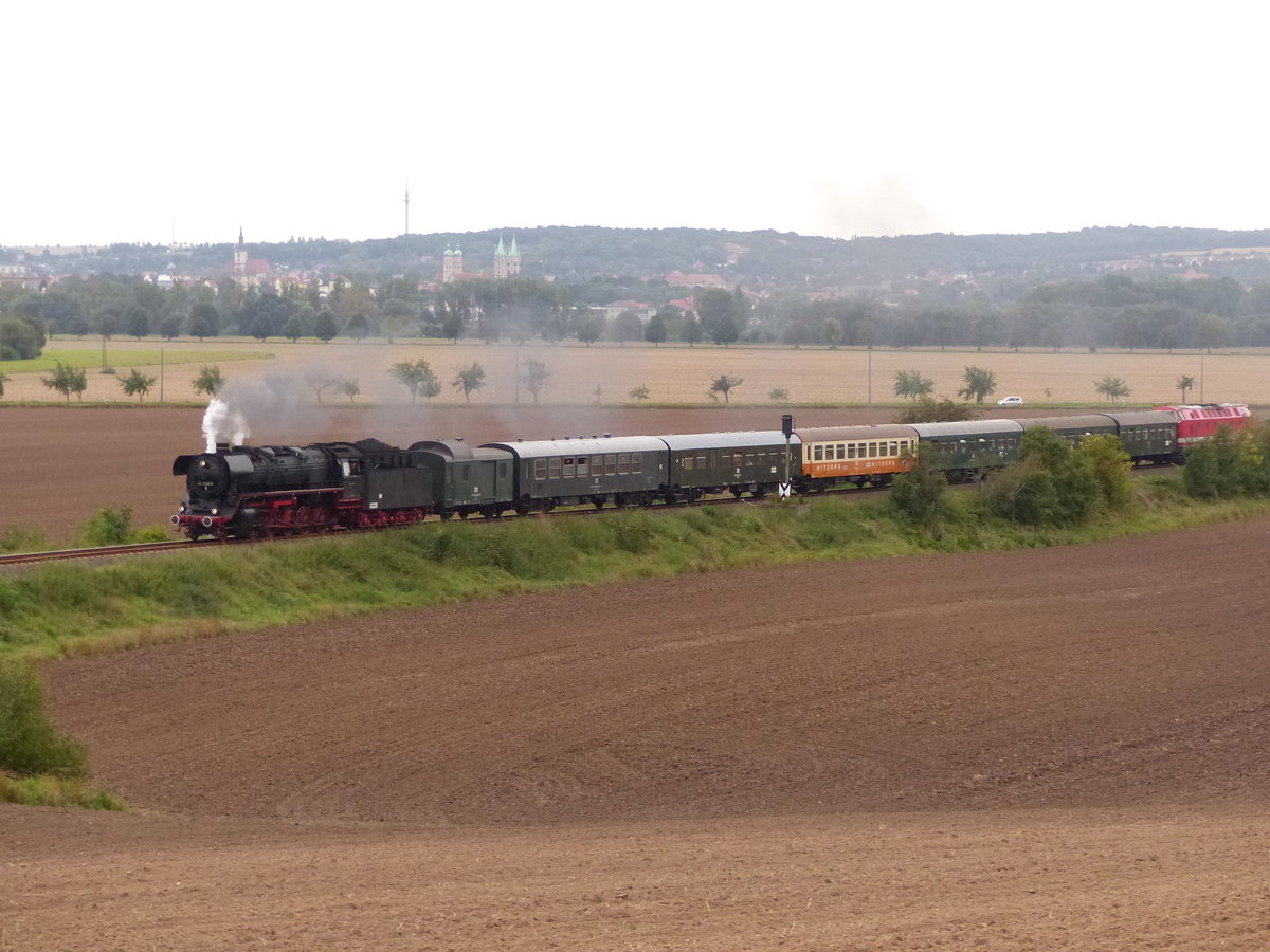 EFSFT 44 1486-8 und CLR 229 181-3 am Zugschluss mit dem DPE 24178 von Magdeburg Hbf nach Laucha (Unstrut), am 09.09.2017 bei Kleinjena.