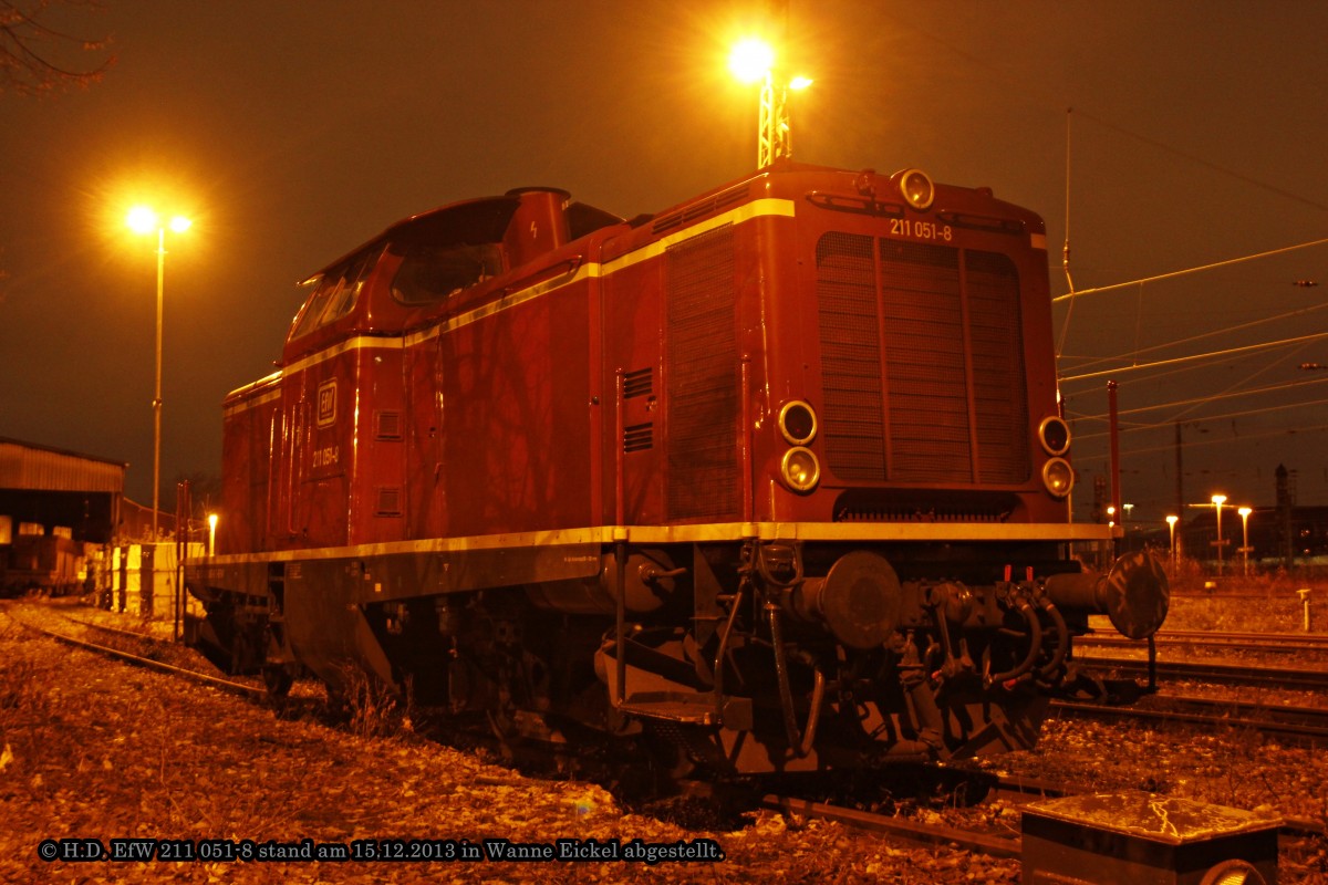 EfW 211 051-9 in Wanne Eickel, Dezember 2013.