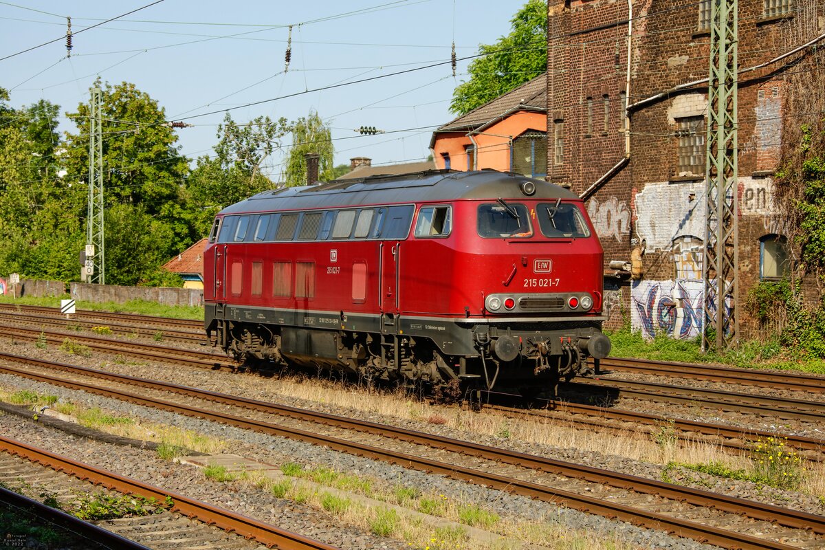 EfW 215 021-7 in Wuppertal Unterbarmen, am 23.06.2022.
