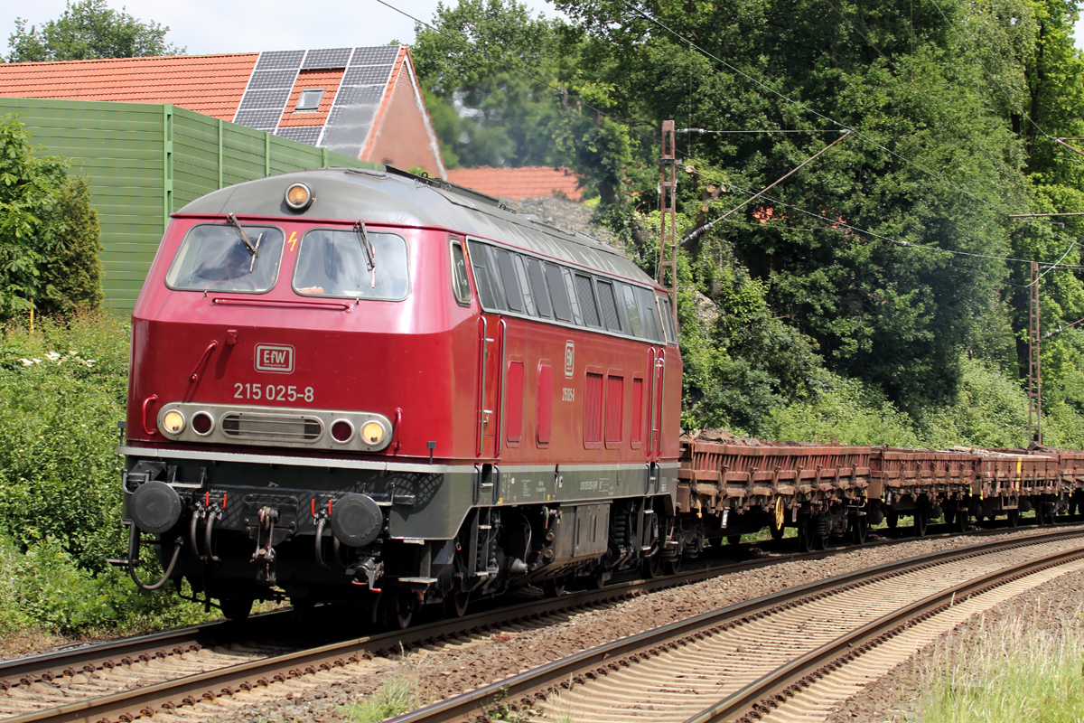 EfW 215 025-8 am BÜ KM27,298 auf der Hamm-Osterfelder Strecke in Recklinghausen 9.6.2015