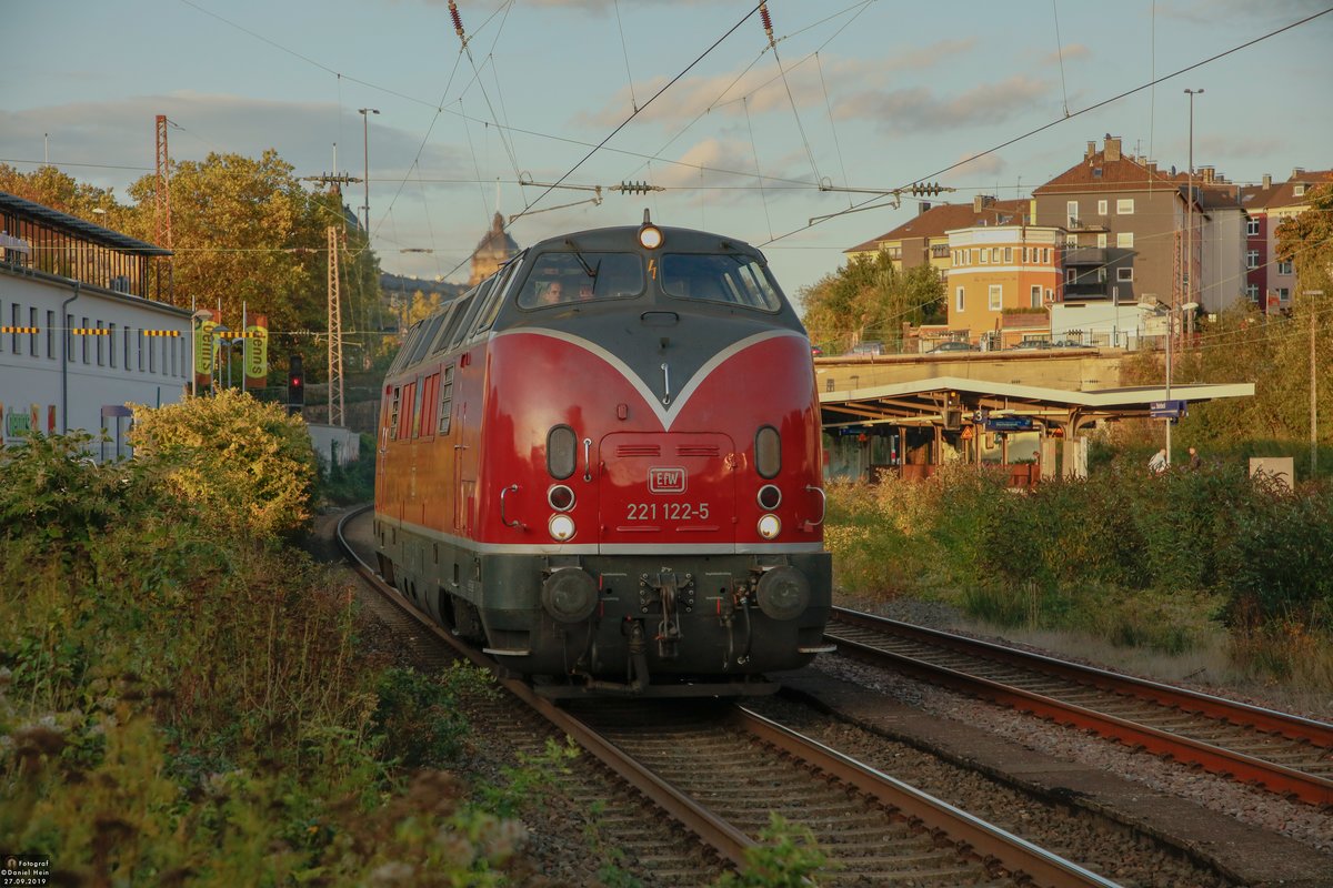 EfW 221 122-5 in Wuppertal Steinbeck, am 27.09.2019.
