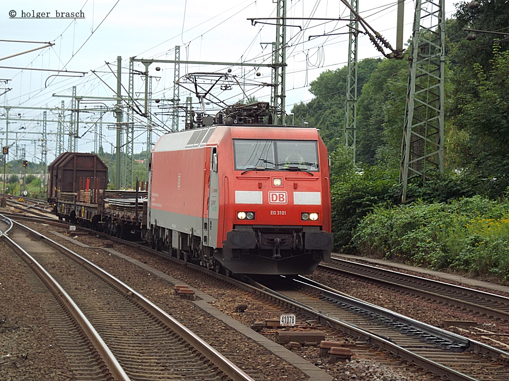 EG 3101 fuhr mit einen kurzen gterzug am 21.08.13 durch hh-harburg