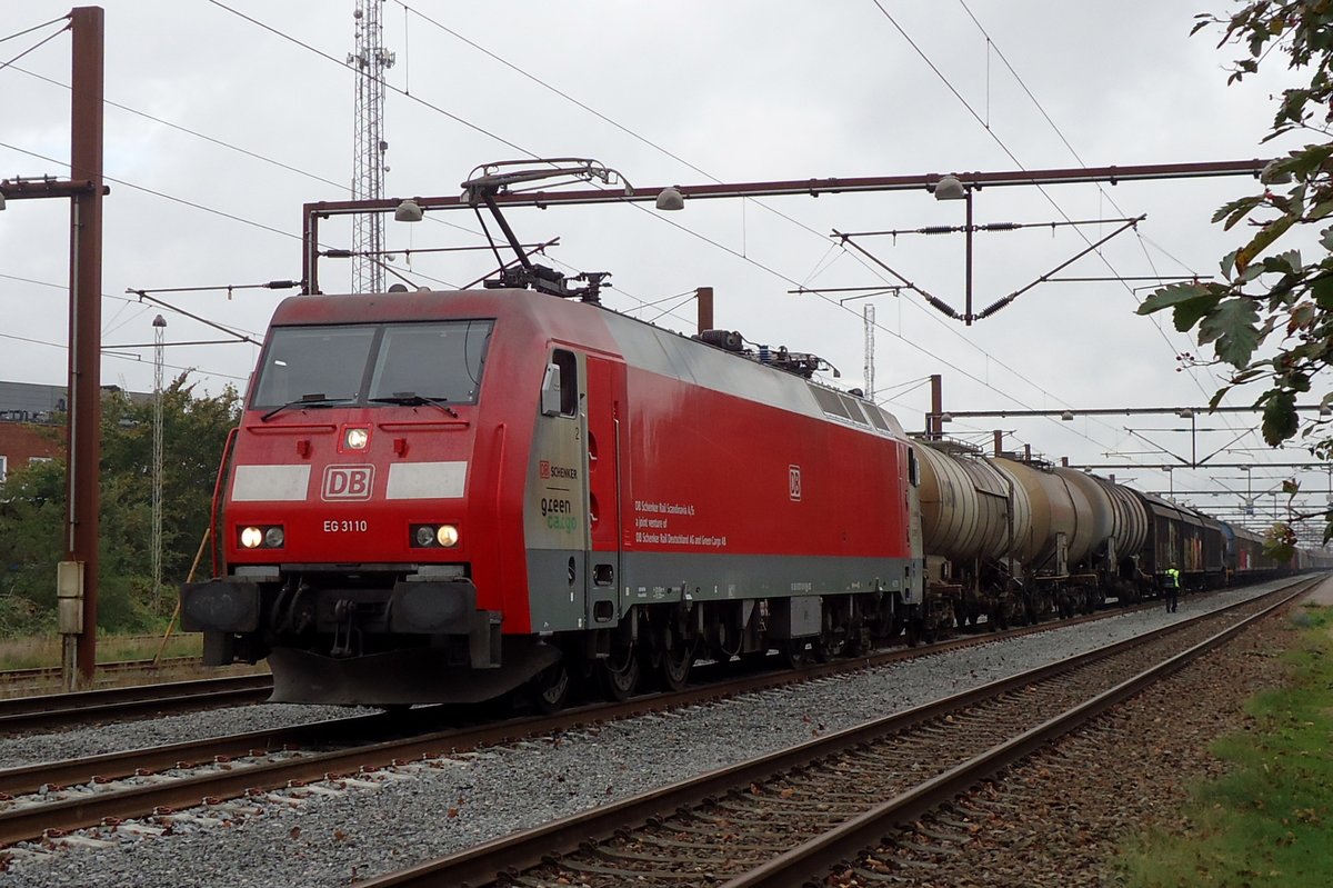 EG 3110 steht am 24 September 2014 mit ein Kesselwagenzug in Padborg.