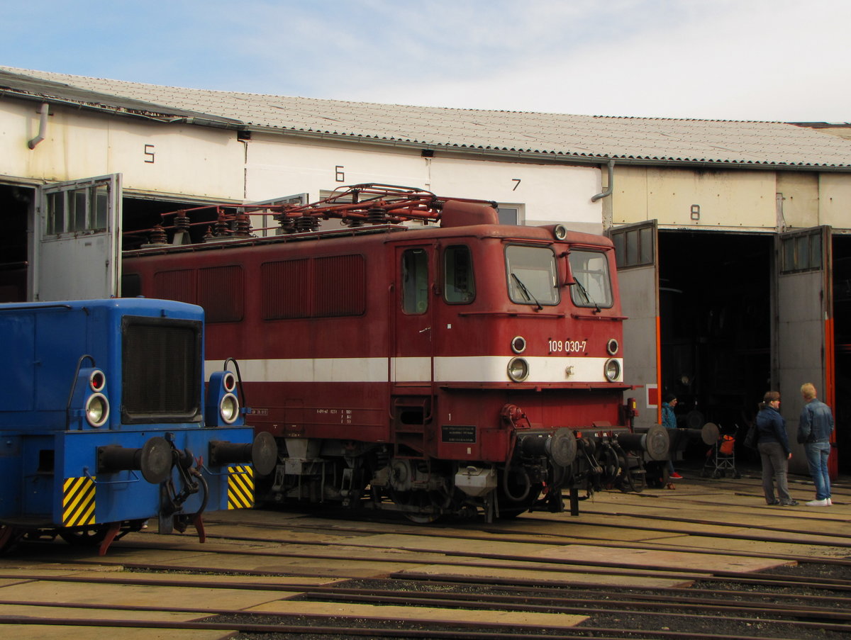 EGP 109 030-7 am 27.03.2016 beim Osterfest im ehem. Bw Arnstadt.