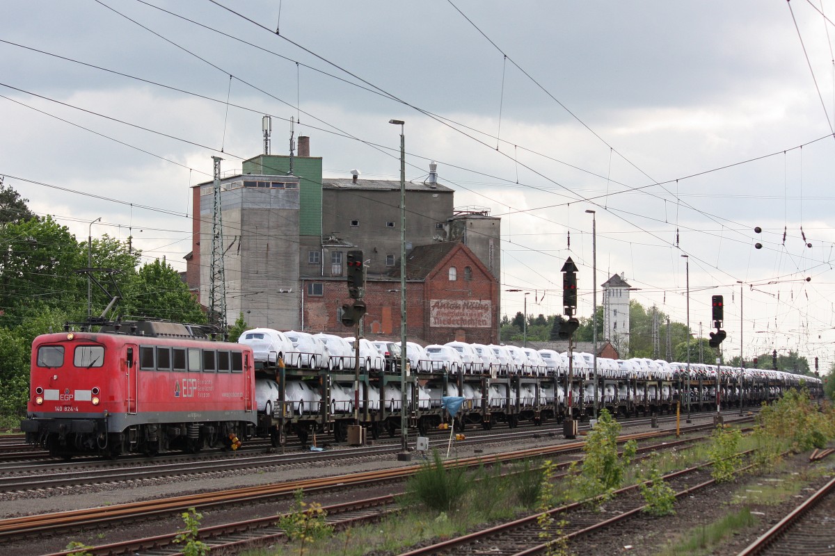 EGP 140 824 am 10.5.13 mit einem Autozug in Verden (Aller).