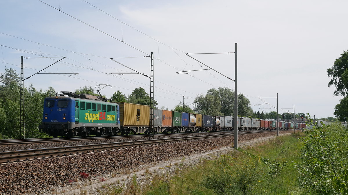 EGP 140 838 zippel24.com mit einem Containerzug bei Winsen (Luhe) in Richtung Hamburg bzw. Stelle; 23.05.2018