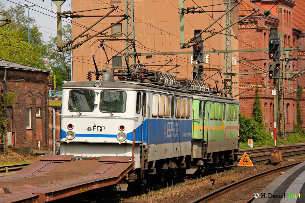 EGP 142 126 & WAB 61 142 103-1 in Hamburg Harburg, Mai 2014.