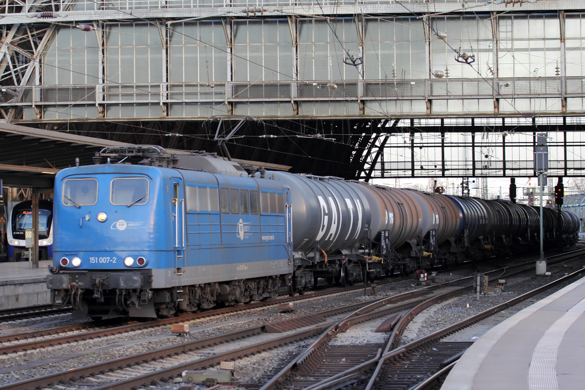EGP 151 007-2 durchfährt Bremen Hbf. 22.3.2017