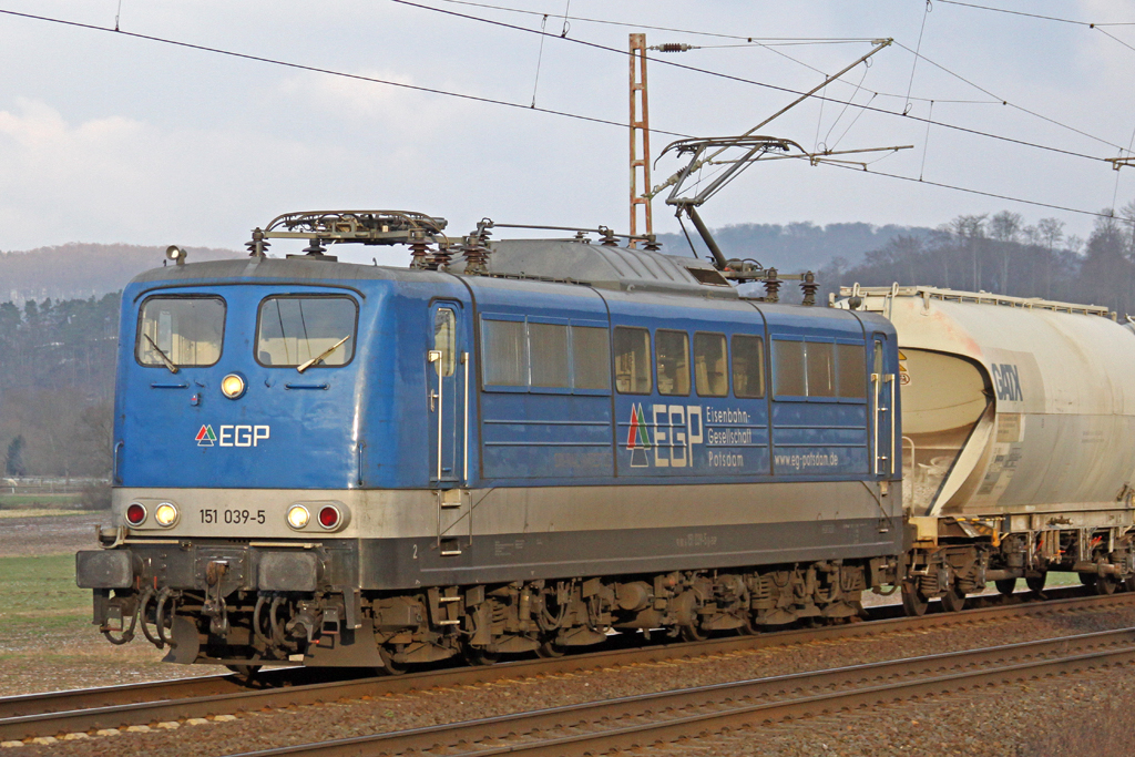 EGP 151 039-5 am 05.02.15  16:00 in Richtung Göttingen am Bü Km 75,1 nördl. von Salzderhelden