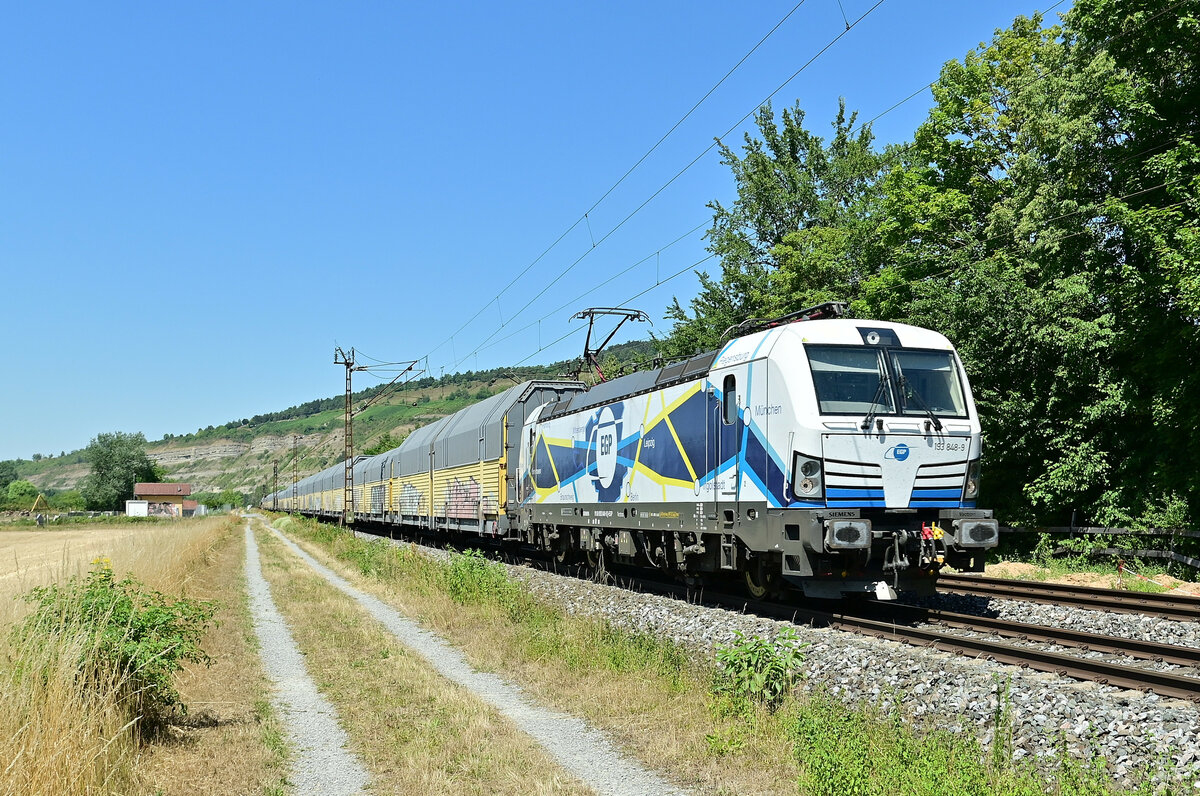 EGP 193 848-9 mit einem Altmannzug gen Würzburg fahrend in Thüngersheim abgelichtet am Dienstag den 19.7.2022