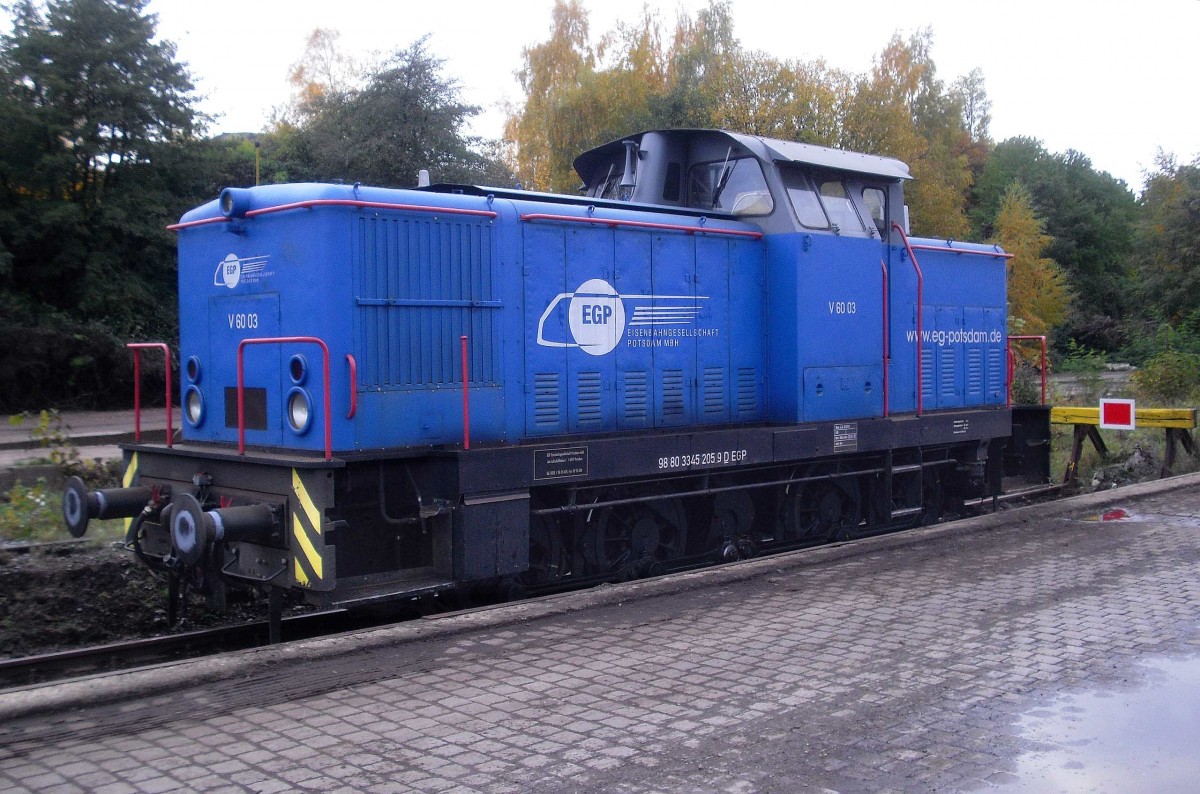 EGP 345 205-9 / Eisenbahngesellschaft Potsdam MbH V 60 03 wartet auf Einsatz in Gleis 11 im Bf. Lutherstadt Eisleben, KBS 590  Halle (Saale) - Nordhausen, fotografiert am 23.10.2015 