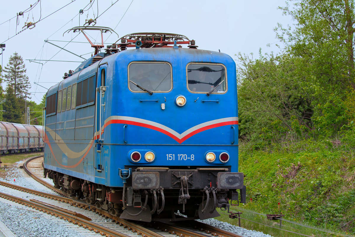 EGP Lok beim Umlaufen auf dem Bahnhof Lancken. - 20.05.2016