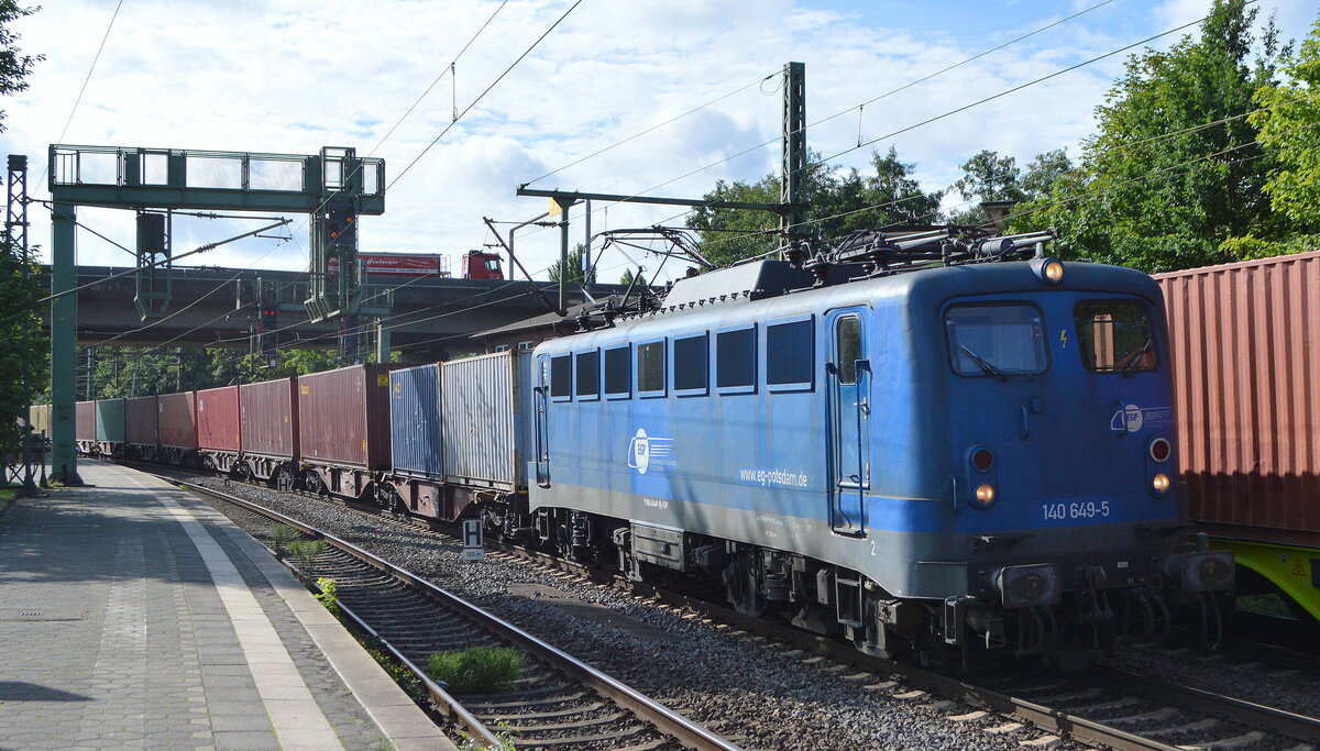 EGP mit  140 649-5  (NVR:  91 80 6 140 649-5 D-EGP ) und Containerzug Richtung Hamburger Hafen am 25.08.21 Durchfahrt Bf. Hamburg-Harburg.