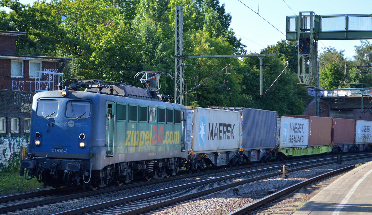 EGP mit  140 838-4  (NVR:  91 80 6 140 838-4 D-EGP ) verlässt mit Containerzug den Hamburger Hafen am 08.09.21 Durchfahrt Bf. Hamburg-Harburg.