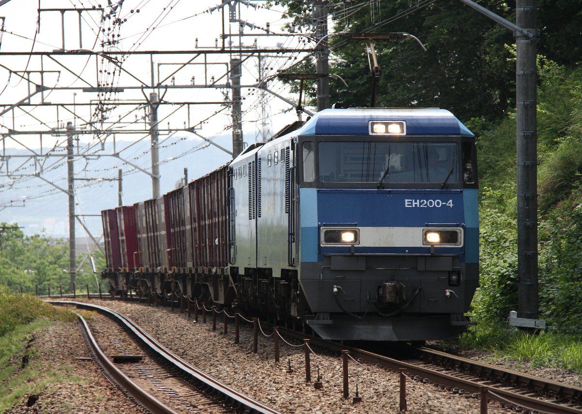 EH200 :Electoric-Loco. JR-East Chuuou-Line.EH200-4 + Container cars in Hino-City,Tokyo,Japan 18.May.2013