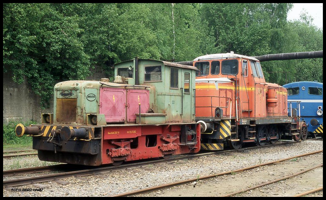 Ehemalige Lokomotiven der Georgsmarienhütte am 18.5.1997 bei den Osnabrücker Dampflok Freunden am Piesberg: Deutz Lok 22 und Deutz Lok 11. Letztere war zuletzt im Personenzug Dienst zwischen Hasbergen und Georgsmarienhütte zu sehen. Sie wurde inzwischen abgegeben und gehört nicht mehr zum Bestand der ODF.