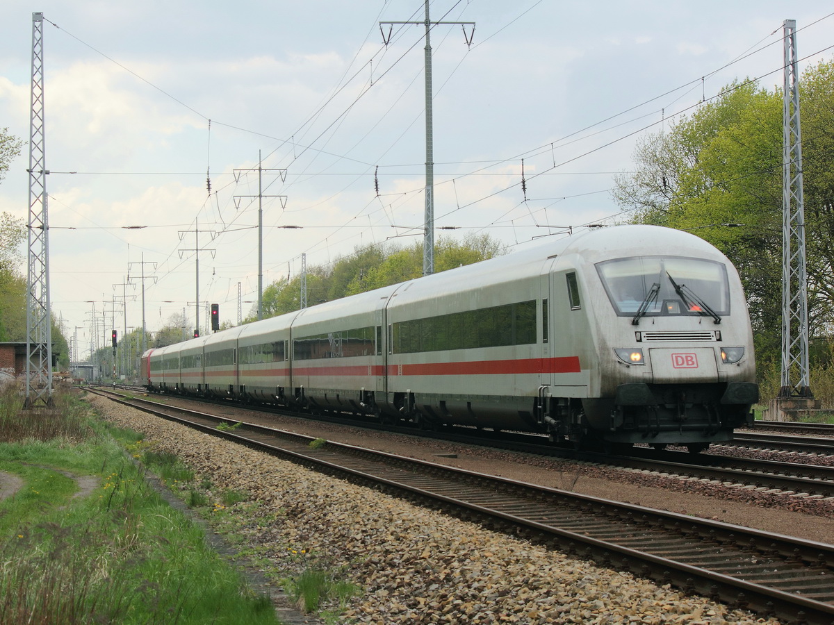 Ehemalige Metropolitan Garnitur der DB bei Diedersdorf am 21. April 2014.

