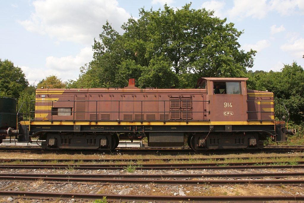 Ehemalige SNCF BB 63123 als CFL 914 angeschrieben am 25.Juli 2026 im Gare de Treignes.