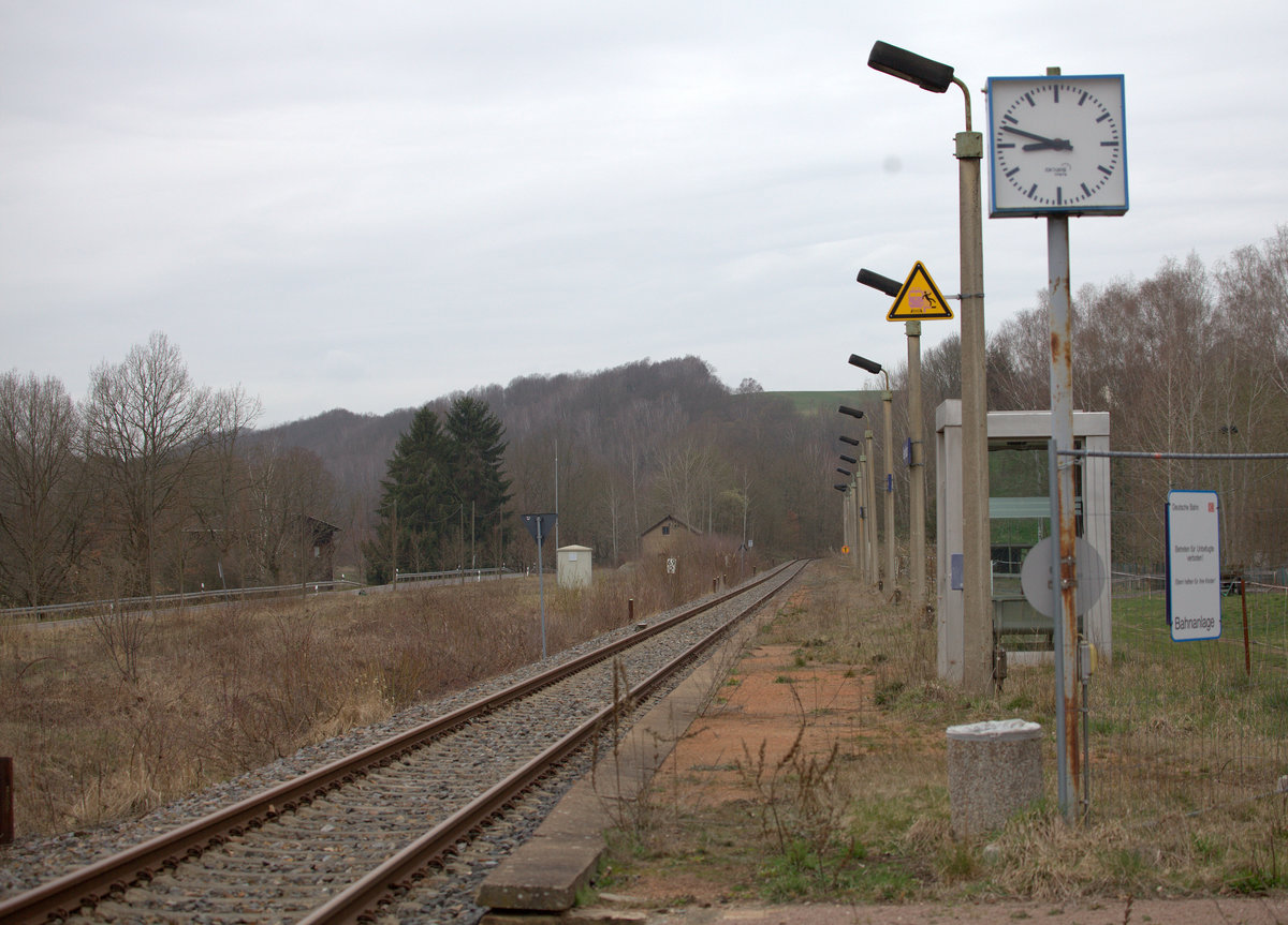 Ehemaliger Bahnhof Gleisberg-Marbach, Stecke Leipzig-Döbeln-Dresden, unweit von Nossen. 24.03.2019  14:09 Uhr.