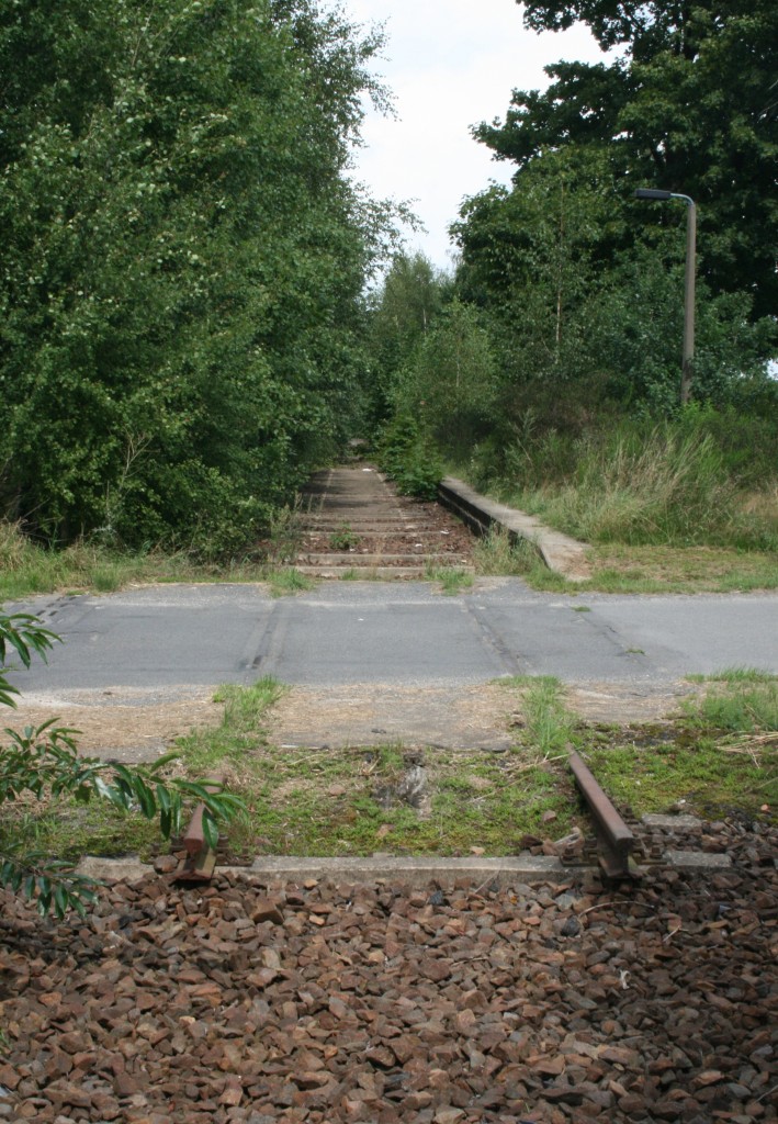 Ehemaliger Haltepunkt Zescha an der zum 31.05.2002 stillgelegten und inzwischen weitgehend abgebauten Strecke Bautzen–Caminau(–Knappenrode), aufgenommen am 04.08.2014