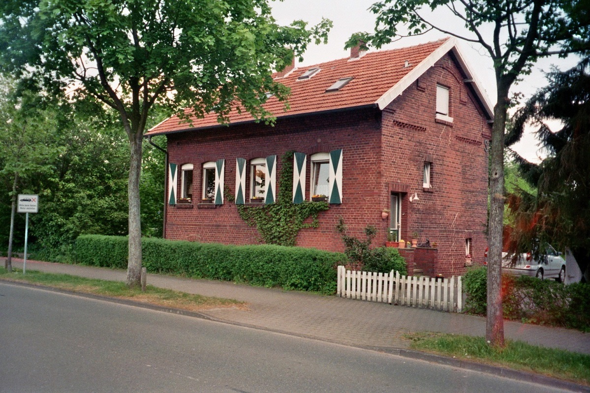 Ehemaliges Beamtenwohnhaus des Bahnhofs Nienberge=Häger, seit den 1970er-Jahren in Privatbesitz, Aufnahme um 2008