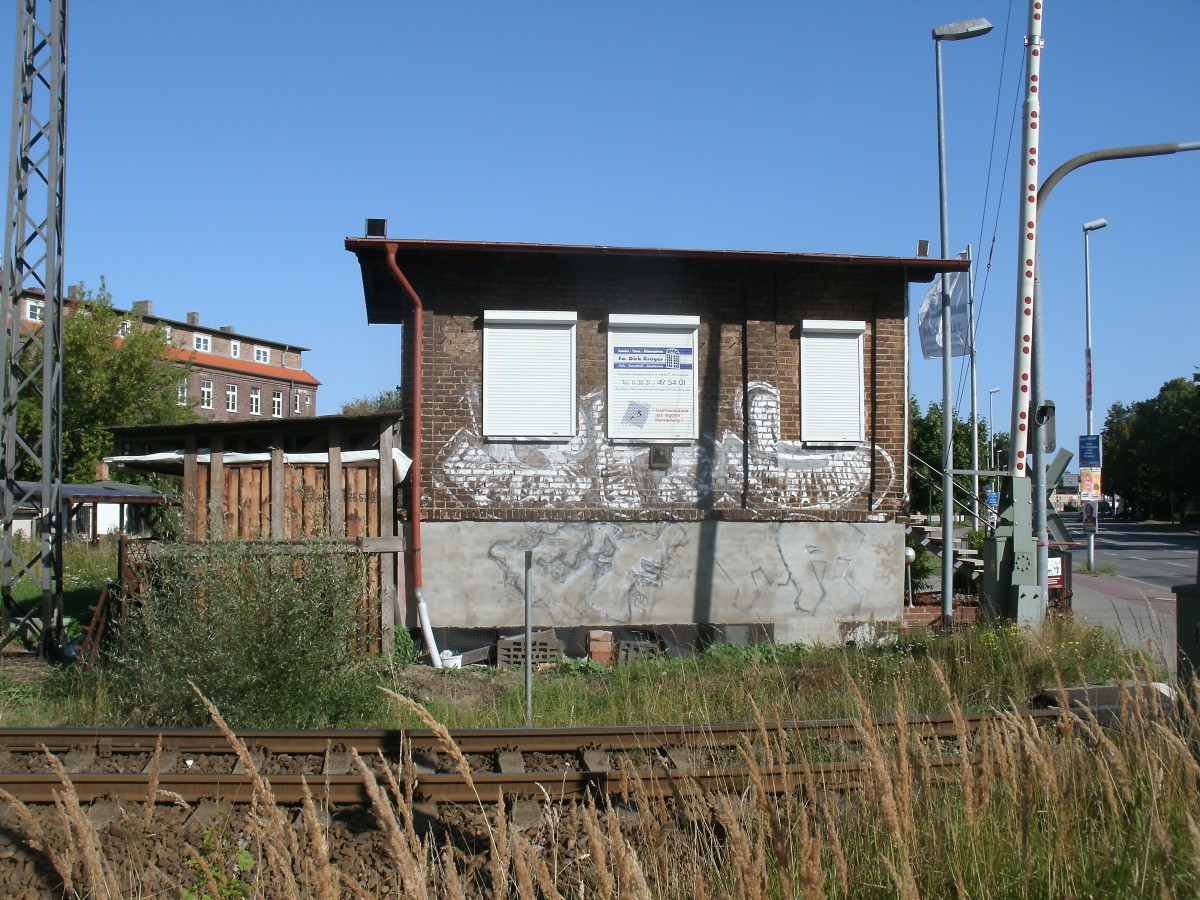 Ehm.Stellwerk am Abzweig Gewerbegebiet Richtenberger Chaussee,am 25.August 2013,in Stralsund.